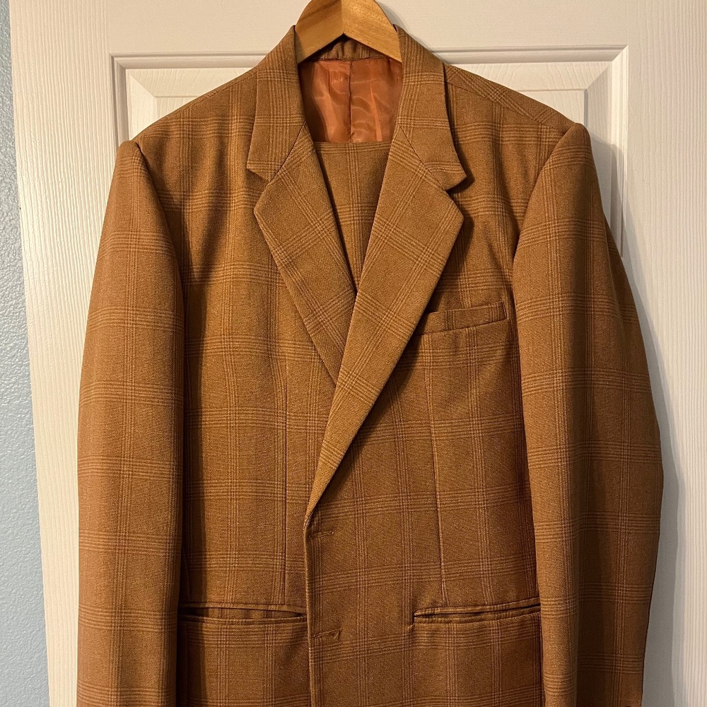 Three piece Men’s suit 44R
